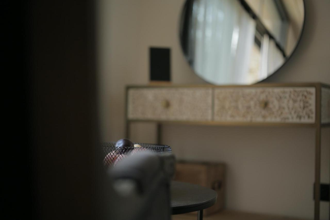La Demoiselle De Bohardy Apartment Montrevault Bagian luar foto