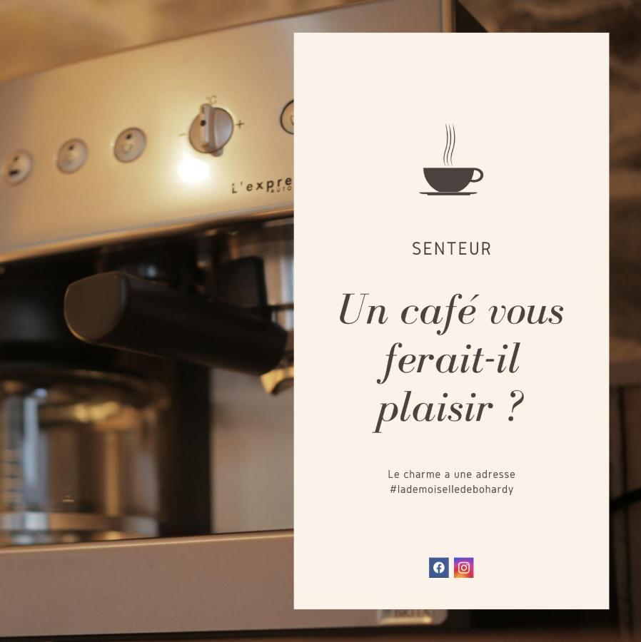 La Demoiselle De Bohardy Apartment Montrevault Bagian luar foto