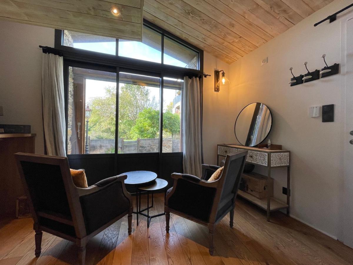 La Demoiselle De Bohardy Apartment Montrevault Bagian luar foto